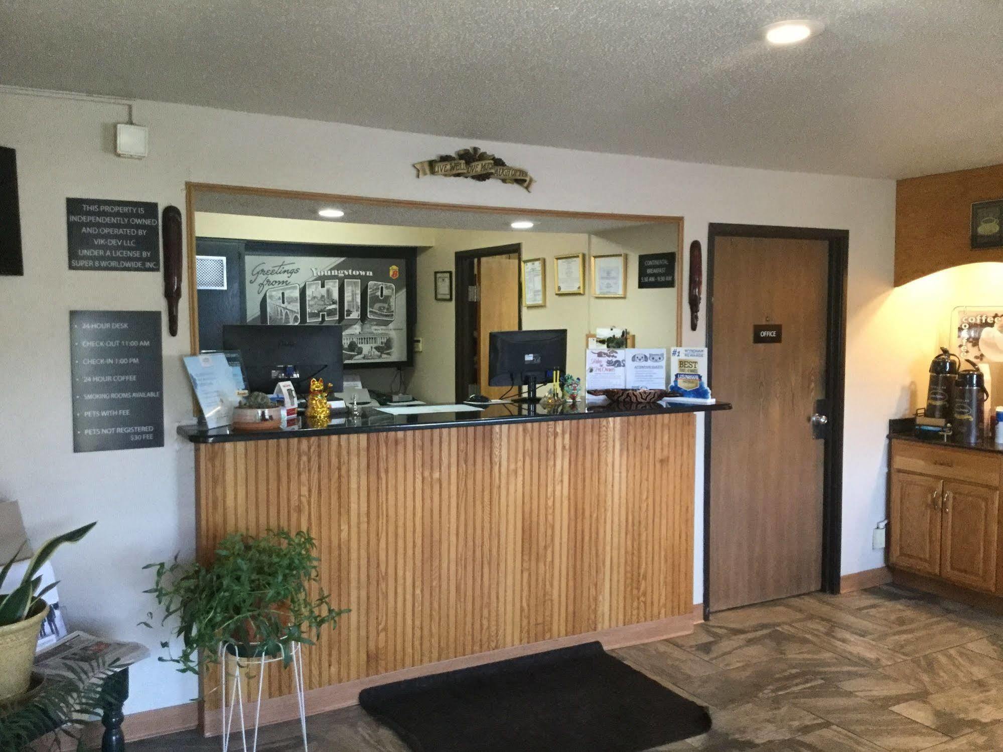 Super 8 By Wyndham Youngstown/Austintown Exterior photo